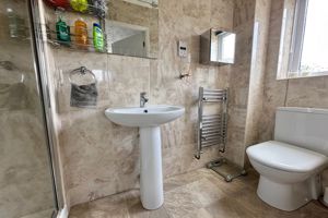 Ensuite- click for photo gallery